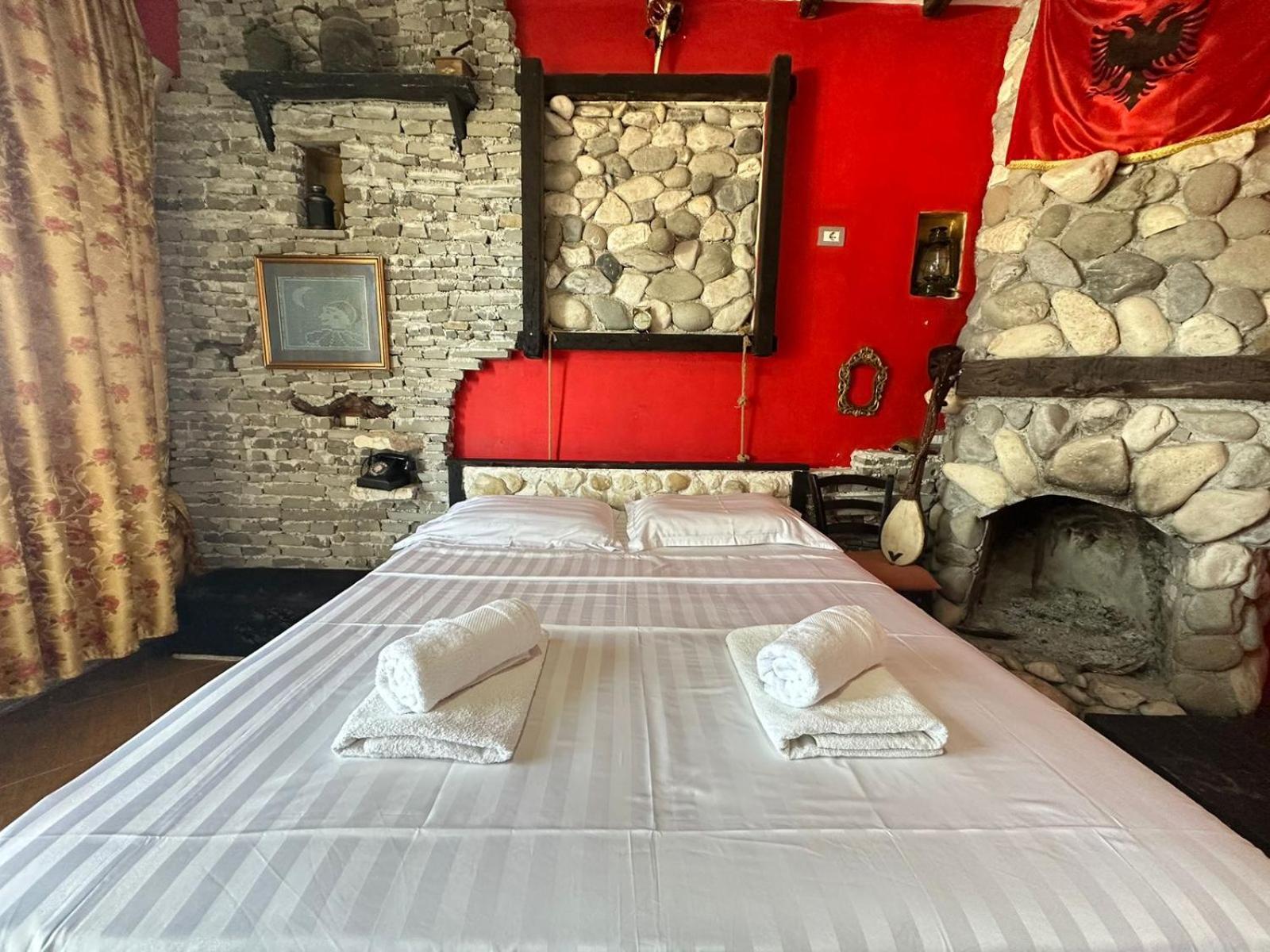 Hotel Vila "Oda E Miqve" Вльора Екстер'єр фото
