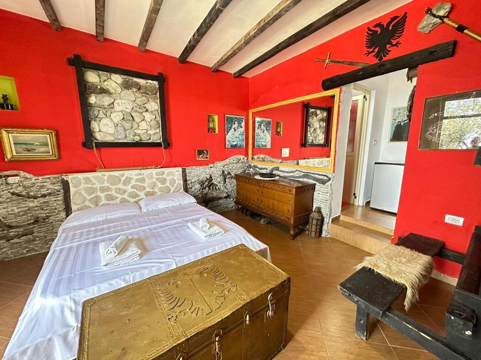 Hotel Vila "Oda E Miqve" Вльора Екстер'єр фото