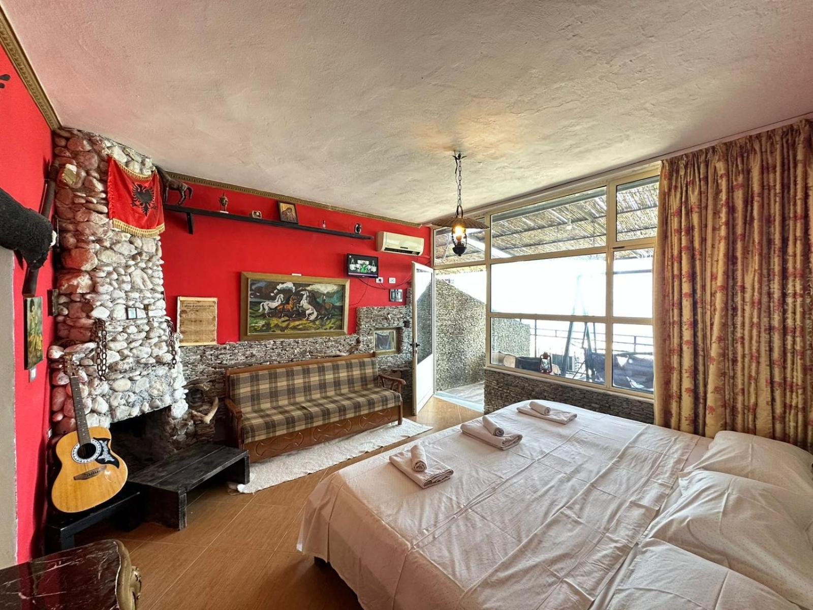 Hotel Vila "Oda E Miqve" Вльора Екстер'єр фото