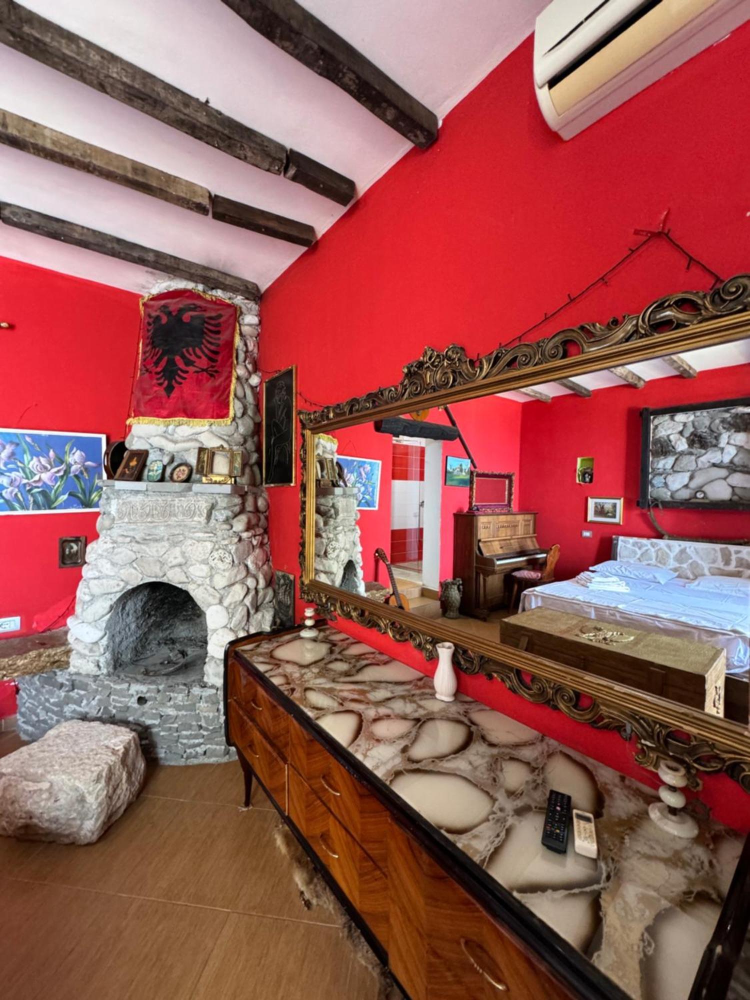 Hotel Vila "Oda E Miqve" Вльора Екстер'єр фото