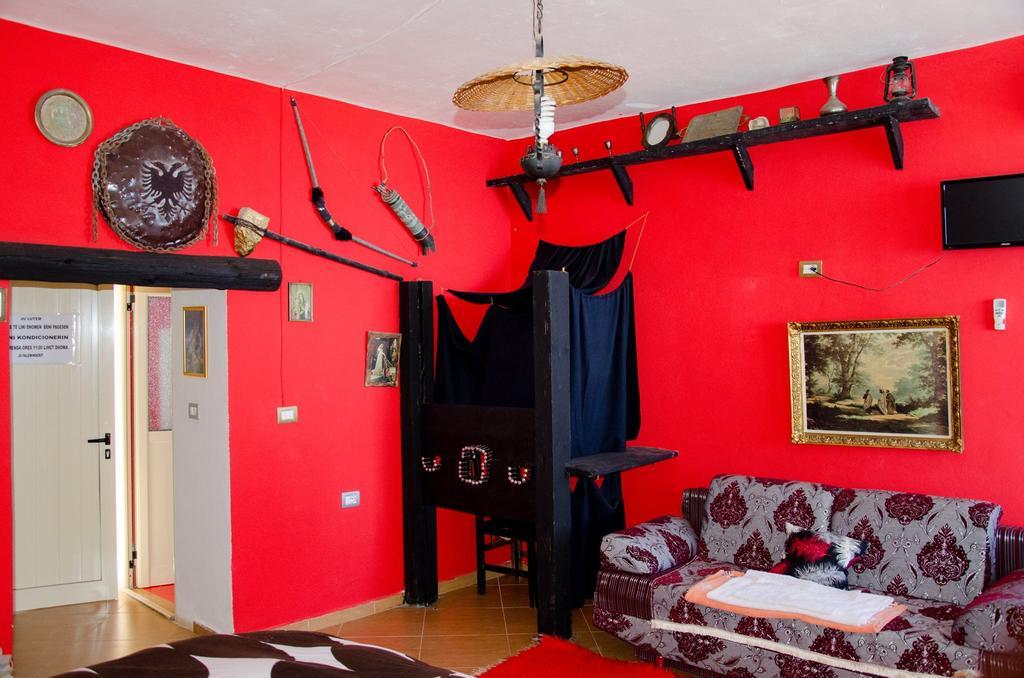Hotel Vila "Oda E Miqve" Вльора Екстер'єр фото